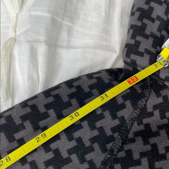 Lululemon Scuba Hoodie in Houndstooth - Picture 13 of 15